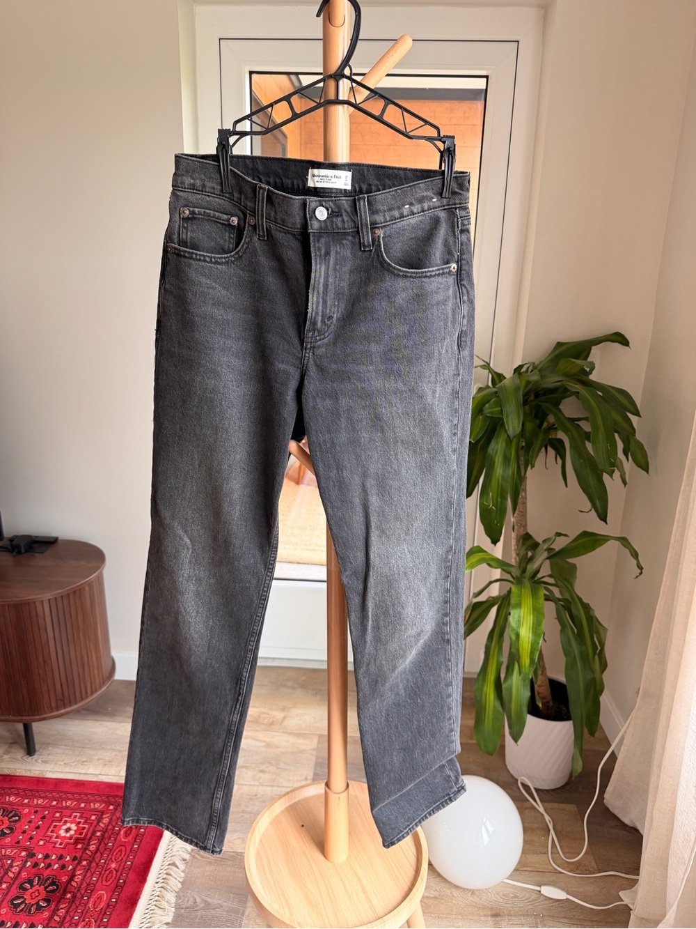 Abercrombie & Fitch Women's Mid Rise 90s Straight-Leg Jeans